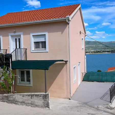 House Narona בית נופש טרוגיר