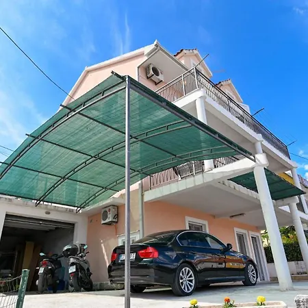 House Narona בית נופש