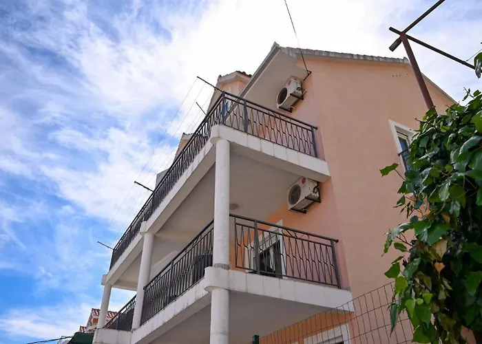 Nyaraló House Narona *